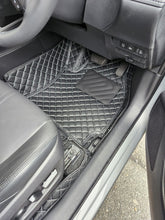 將圖片載入圖庫檢視器 Toyota Corolla Cross 3D立體全包圍汽車地毯