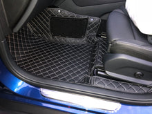 將圖片載入圖庫檢視器 Benz GLC-Class 3D立體全包圍汽車地毯