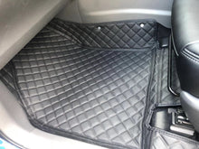 將圖片載入圖庫檢視器 Toyota Prius V 3D立體全包圍汽車地毯