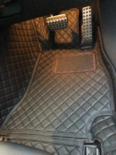 將圖片載入圖庫檢視器 Benz 2014-2021 C-Class W205 3D立體全包圍汽車地毯