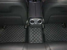 將圖片載入圖庫檢視器 Benz 2014-2021 C-Class W205 3D立體全包圍汽車地毯
