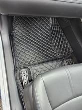 將圖片載入圖庫檢視器 Toyota Corolla Cross 3D立體全包圍汽車地毯
